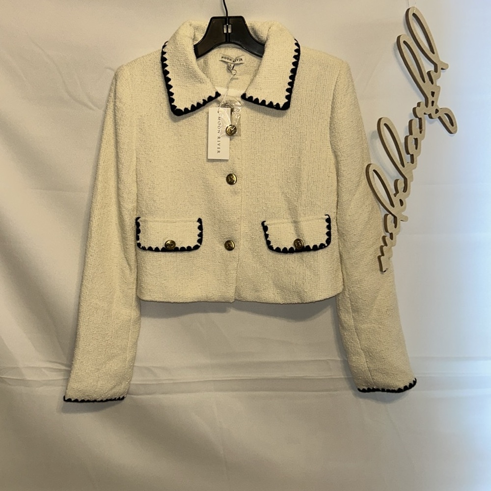 MOON RIVER
Ivory Lady Jacket - Picture 6 of 11